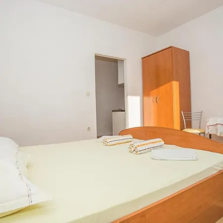 Nuic 748 Guest house 3*