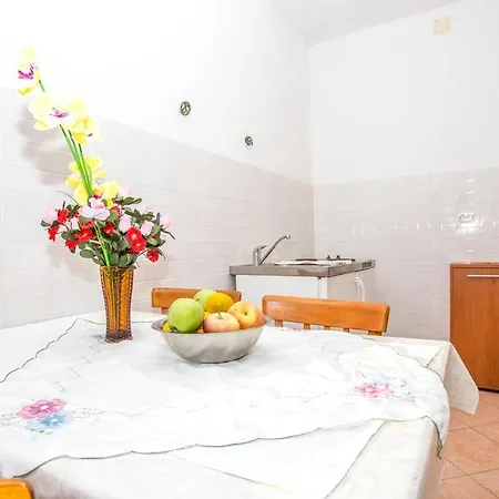Nuic 748 Guest house 3*
