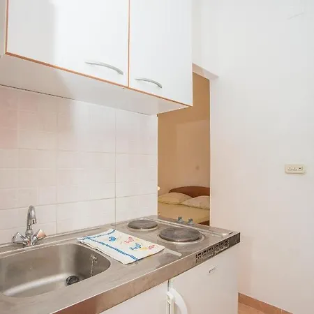 Nuic 748 Guest house Makarska