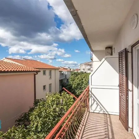 Nuic 748 Makarska