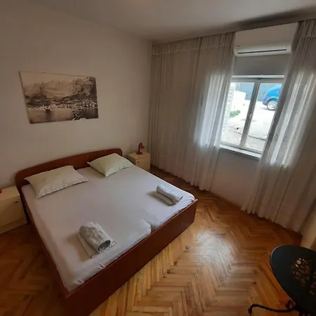 Nuic 748 Guest house