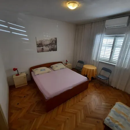 Guest house Nuic 748