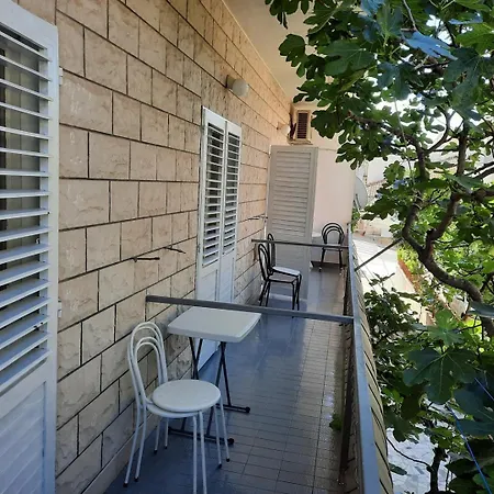 Nuic 748 Guest house 3*